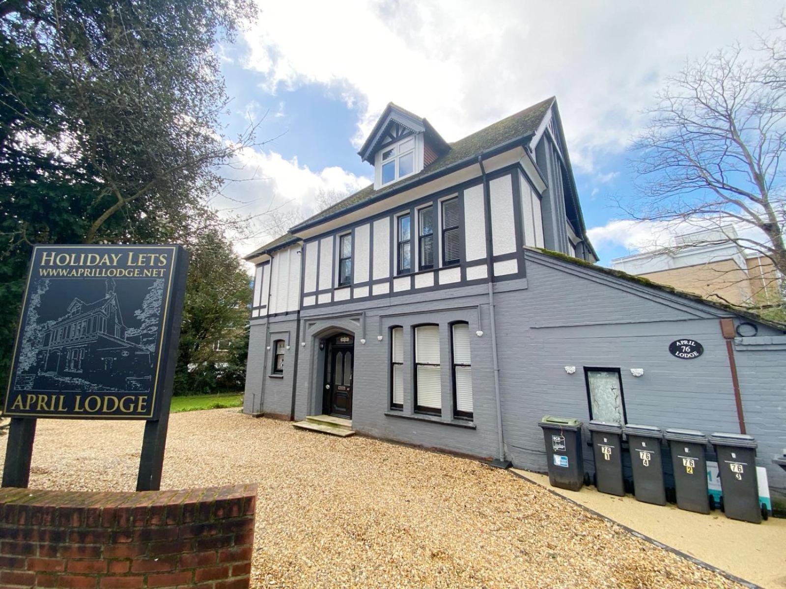 Sail Away. 1-Bed Apartment Close To The Beach Bornemouth Extérieur photo